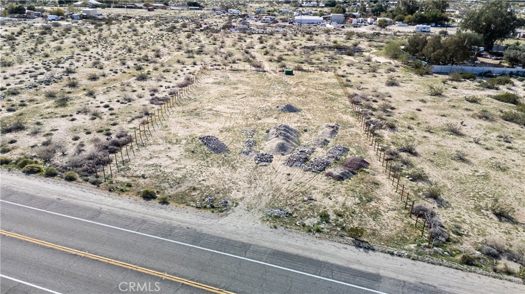 a view of a houses with a yard