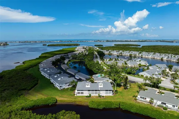 $575,000 | 1103 Edgewater Circle, Unit 1103, Bradenton, FL 34209
