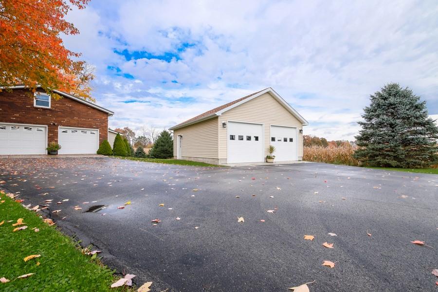 341 Bower Road Fredonia, PA 16124 - Photo 3 of 25