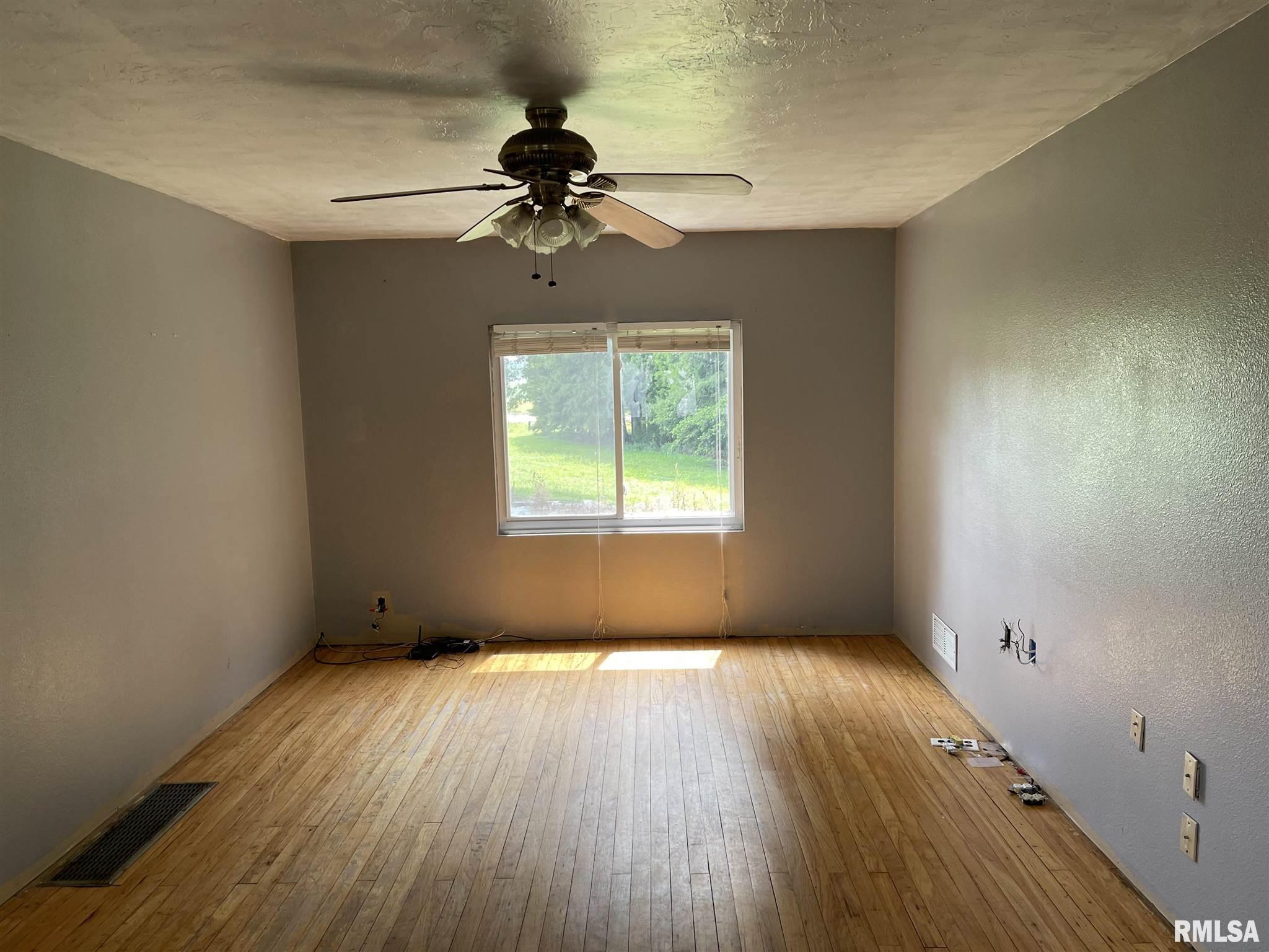 577 East Jacob Road Gorham, IL 62940 - Photo 4 of 12