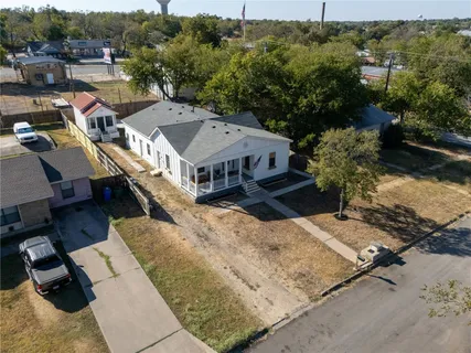 $364,900 | 1011 Porter Street, Taylor, TX 76574