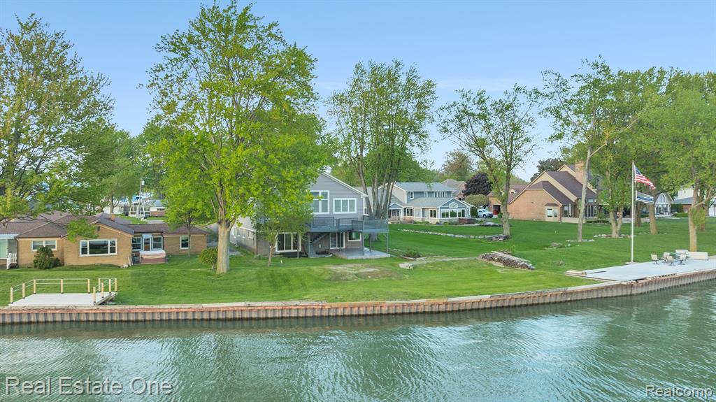 48712 Point Lakeview Street Chesterfield, MI 48047 - Photo 6 of 71
