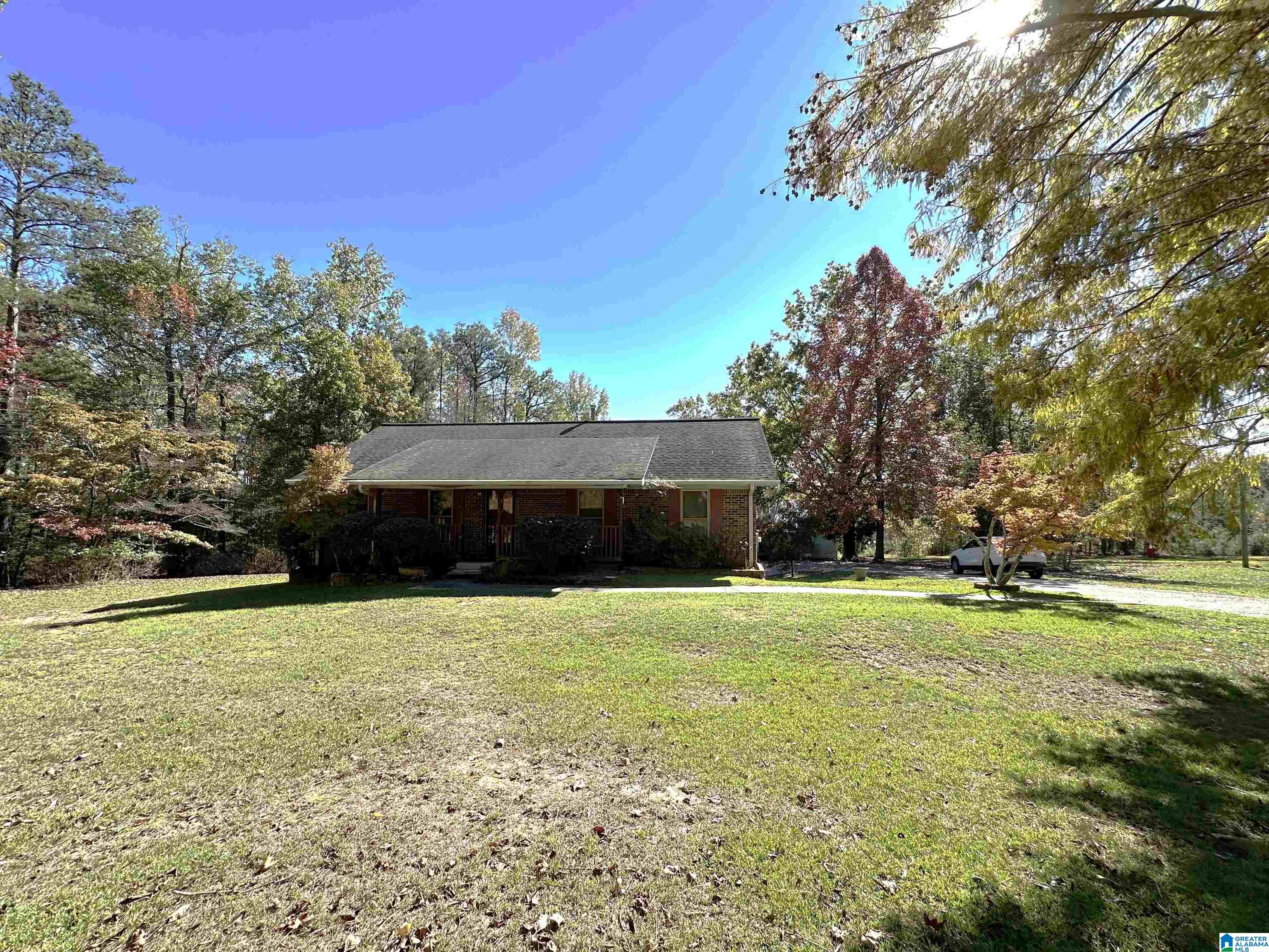 201 Rimcrest Drive Bessemer, AL 35022 - Photo 4 of 40