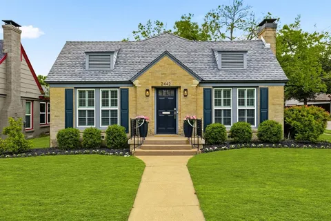 $499,000 | 2442 Marvin Avenue, Dallas, TX 75211