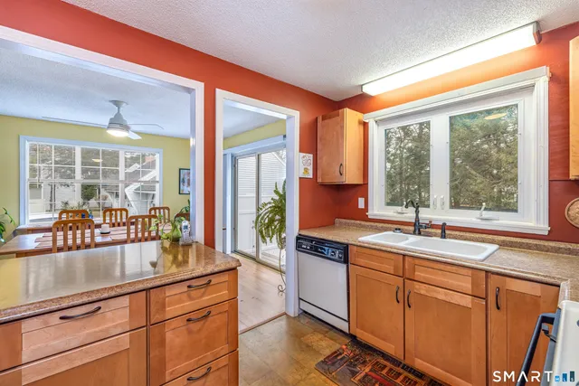 $249,000 | 18 Patriots Square, Unit 18, Mansfield, CT 06250