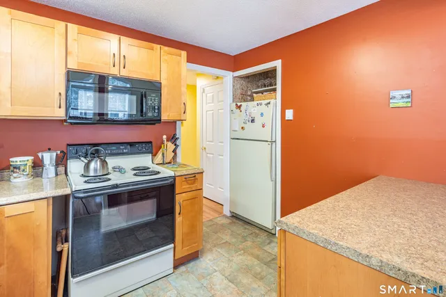 $249,000 | 18 Patriots Square, Unit 18, Mansfield, CT 06250