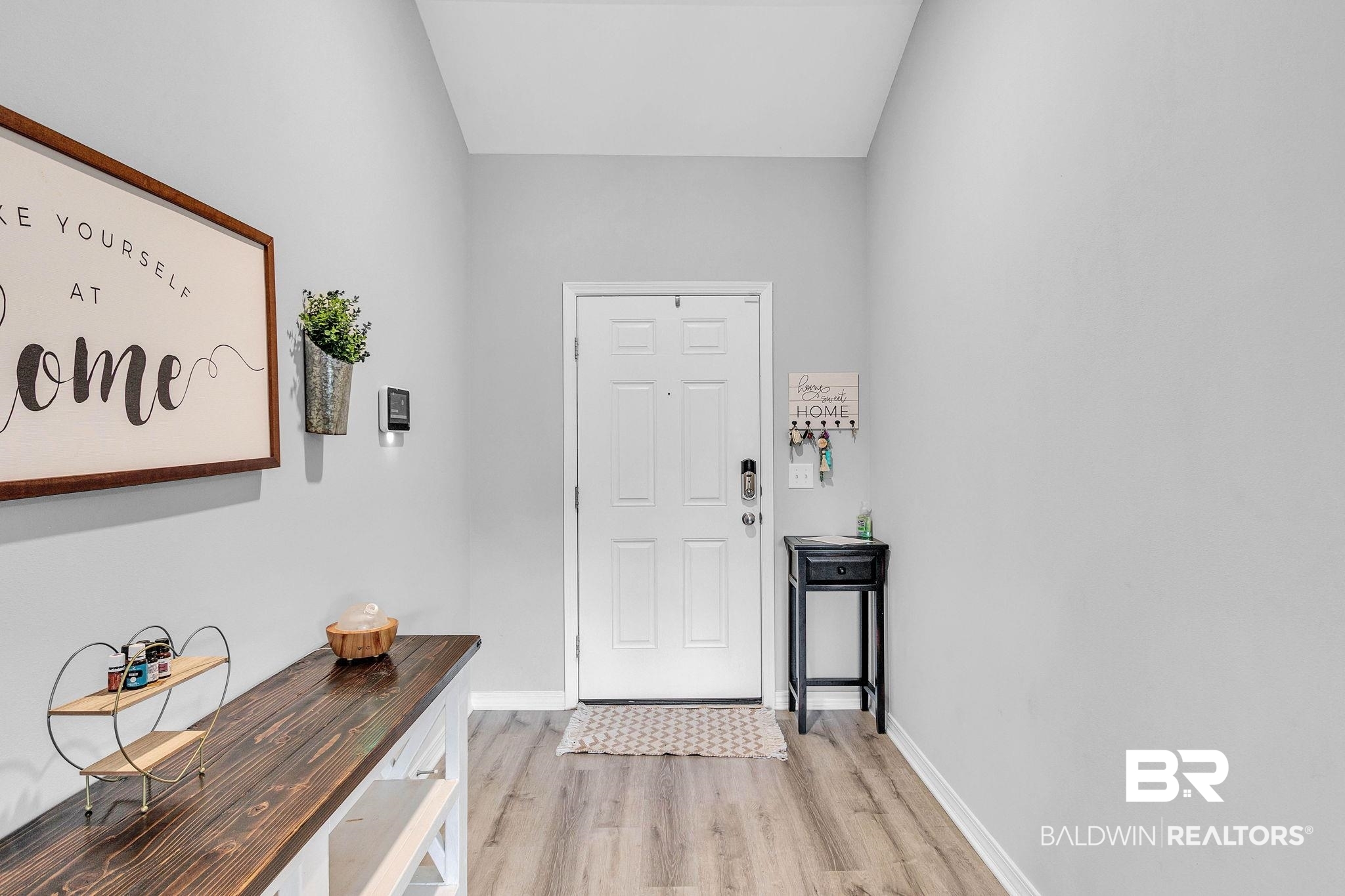 22765 Ridgewood Drive Robertsdale, AL 36567 - Photo 6 of 42 Foyer