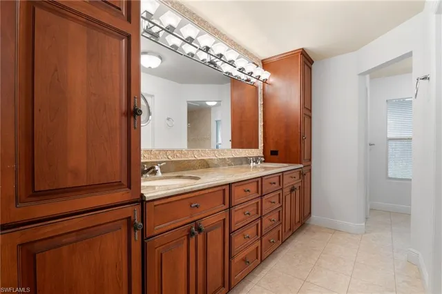 $6,950,000 | 1980 Gordon Drive, Naples, FL 34102