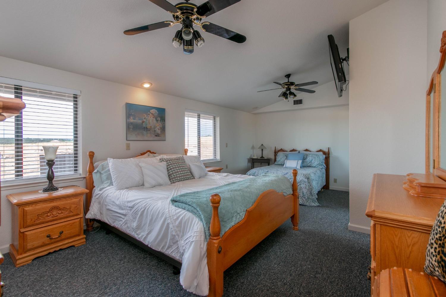 4040 Hawk View Road El Dorado Hills, CA 95762 - Photo 14 of 38