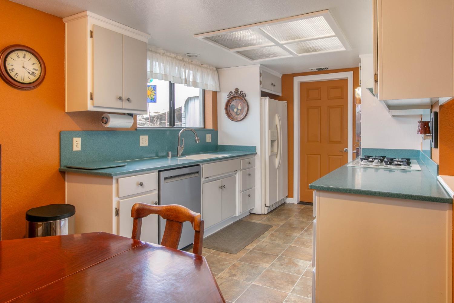 4040 Hawk View Road El Dorado Hills, CA 95762 - Photo 10 of 38