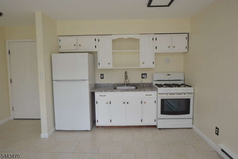 14 Oak Ridge Road, Unit 2 West Milford, NJ 07435 - Photo 2 of 10