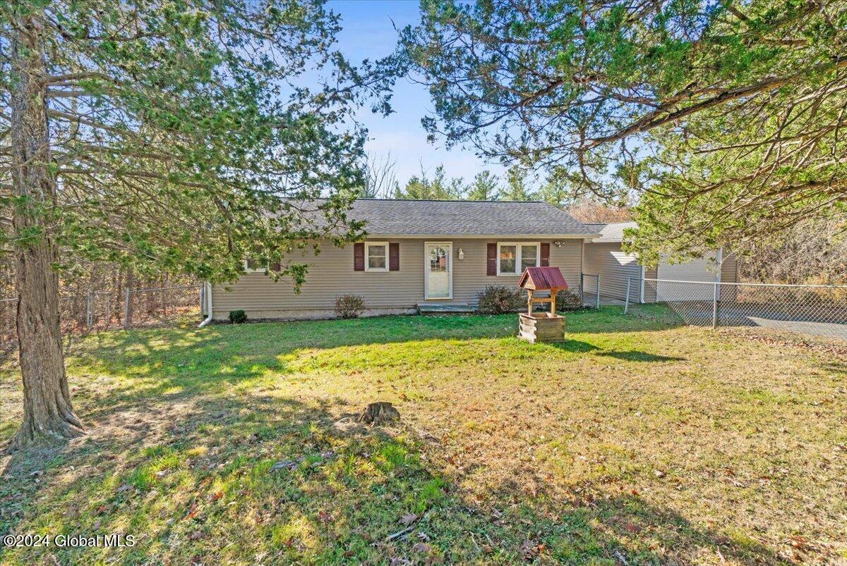 25 Thorpe Road Catskill, NY 12414 - Photo 4 of 24 Front Yard