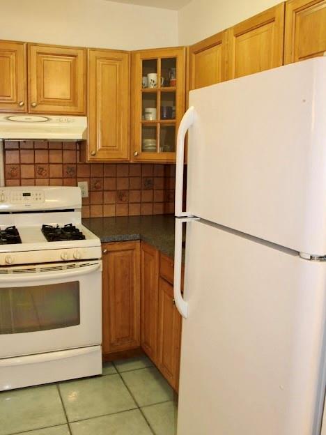 275 Webster Avenue, Unit 3A Brooklyn, NY 11230 - Photo 14 of 20 a utility room with dryer and washer
