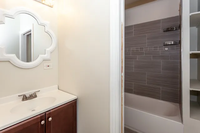 $1,700 | 4610 South Marshfield Avenue, Unit 1, Chicago, IL 60609