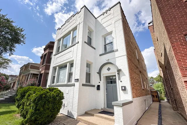 $2,000 | 4148 West Wellington Avenue, Unit 2, Chicago, IL 60641