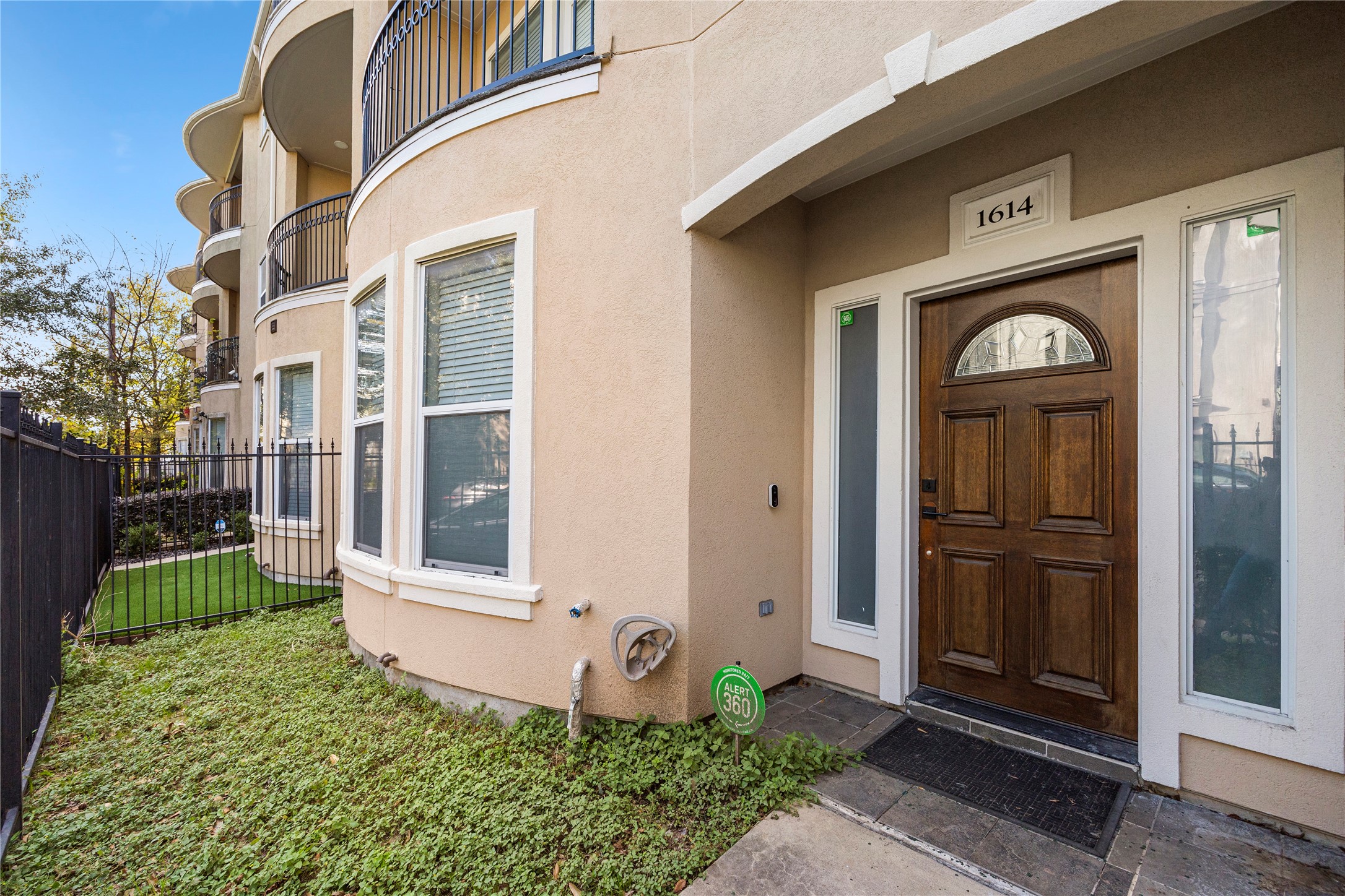 1614 Stuart Street Houston, TX 77004 - Photo 4 of 35
