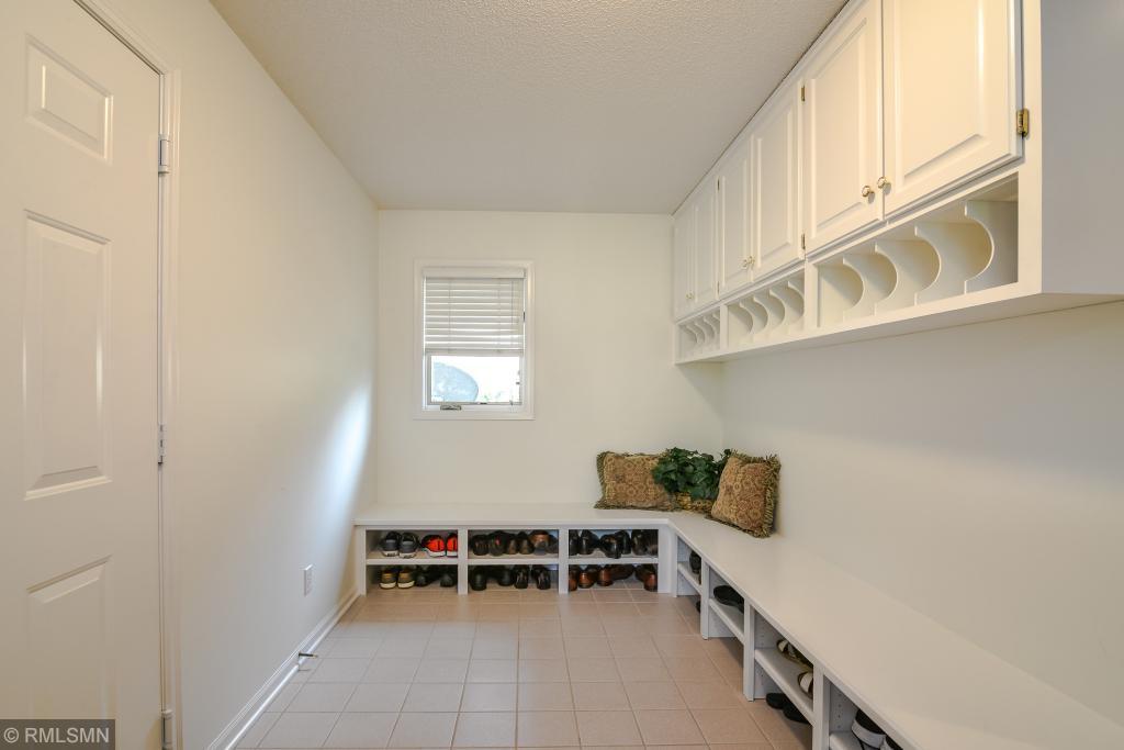 10292 Antlers Ridge Eden Prairie, MN 55347 - Photo 16 of 44 Gallery Image 16