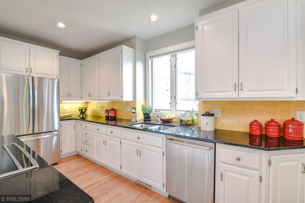10292 Antlers Ridge Eden Prairie, MN 55347 - Photo 18 of 44 Gallery Image 18