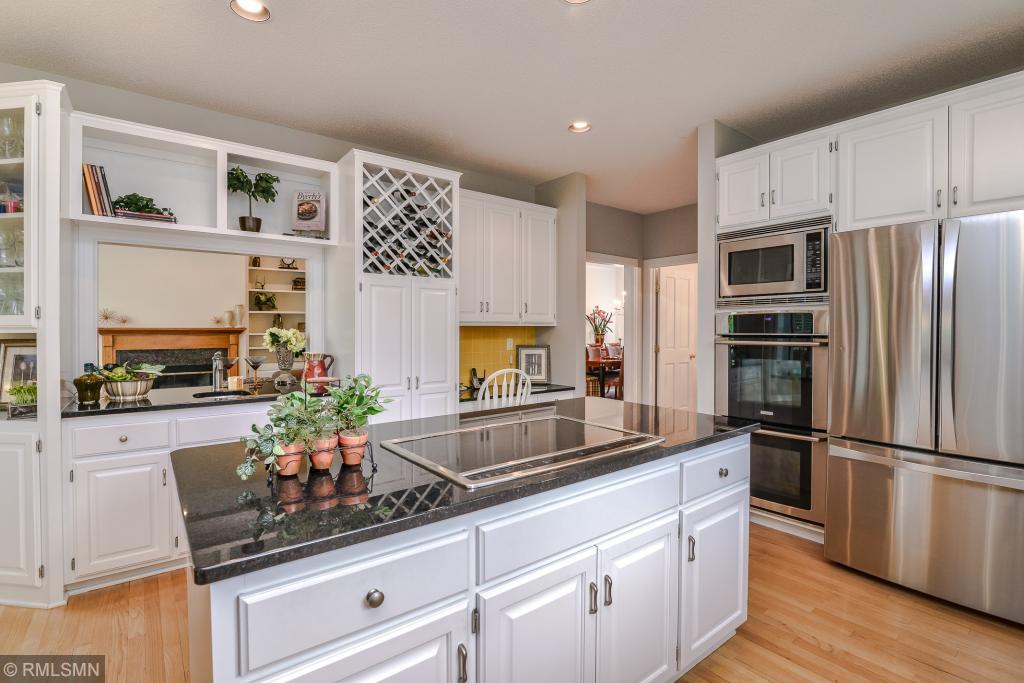 10292 Antlers Ridge Eden Prairie, MN 55347 - Photo 19 of 44 Gallery Image 19