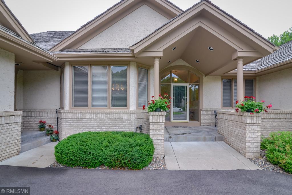 10292 Antlers Ridge Eden Prairie, MN 55347 - Photo 3 of 44 Gallery Image 3