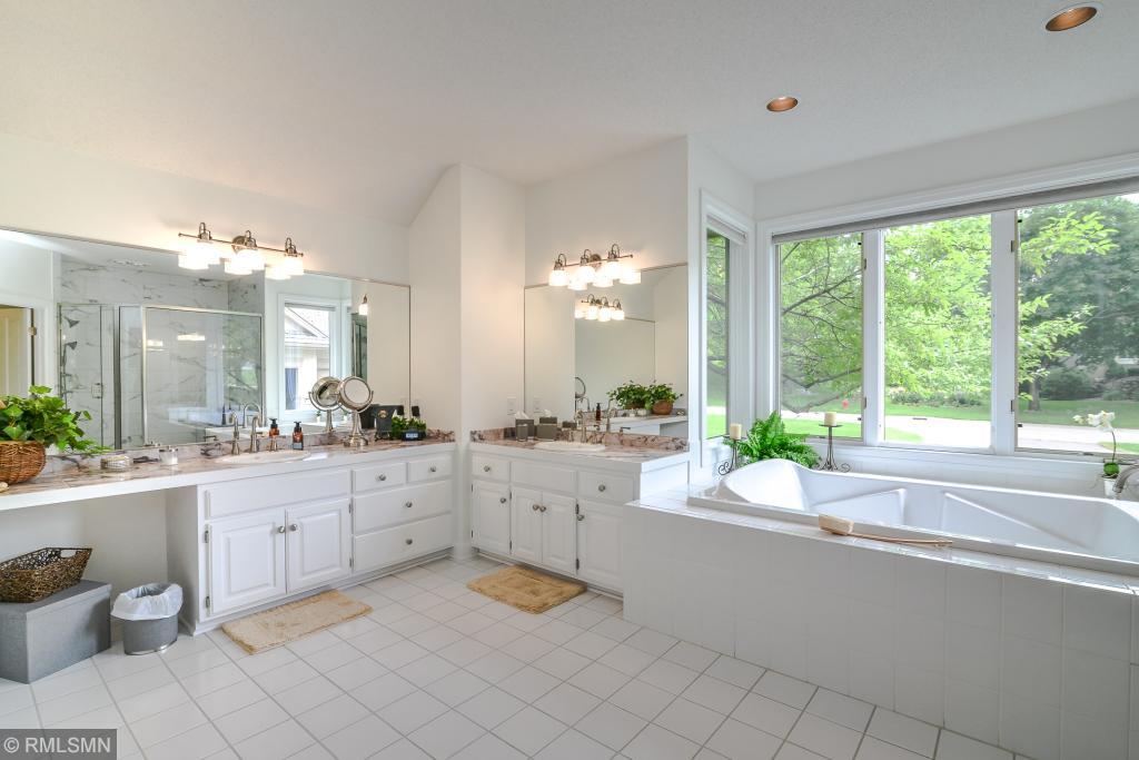 10292 Antlers Ridge Eden Prairie, MN 55347 - Photo 32 of 44 Gallery Image 32