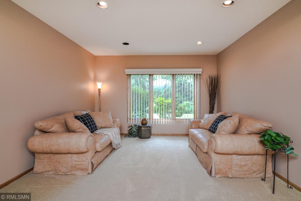10292 Antlers Ridge Eden Prairie, MN 55347 - Photo 34 of 44 Gallery Image 34