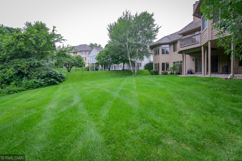 10292 Antlers Ridge Eden Prairie, MN 55347 - Photo 8 of 44 Gallery Image 8