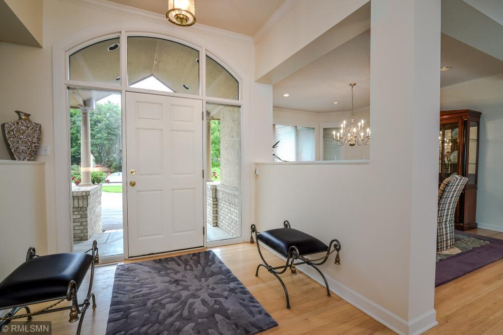 10292 Antlers Ridge Eden Prairie, MN 55347 - Photo 9 of 44 Gallery Image 9