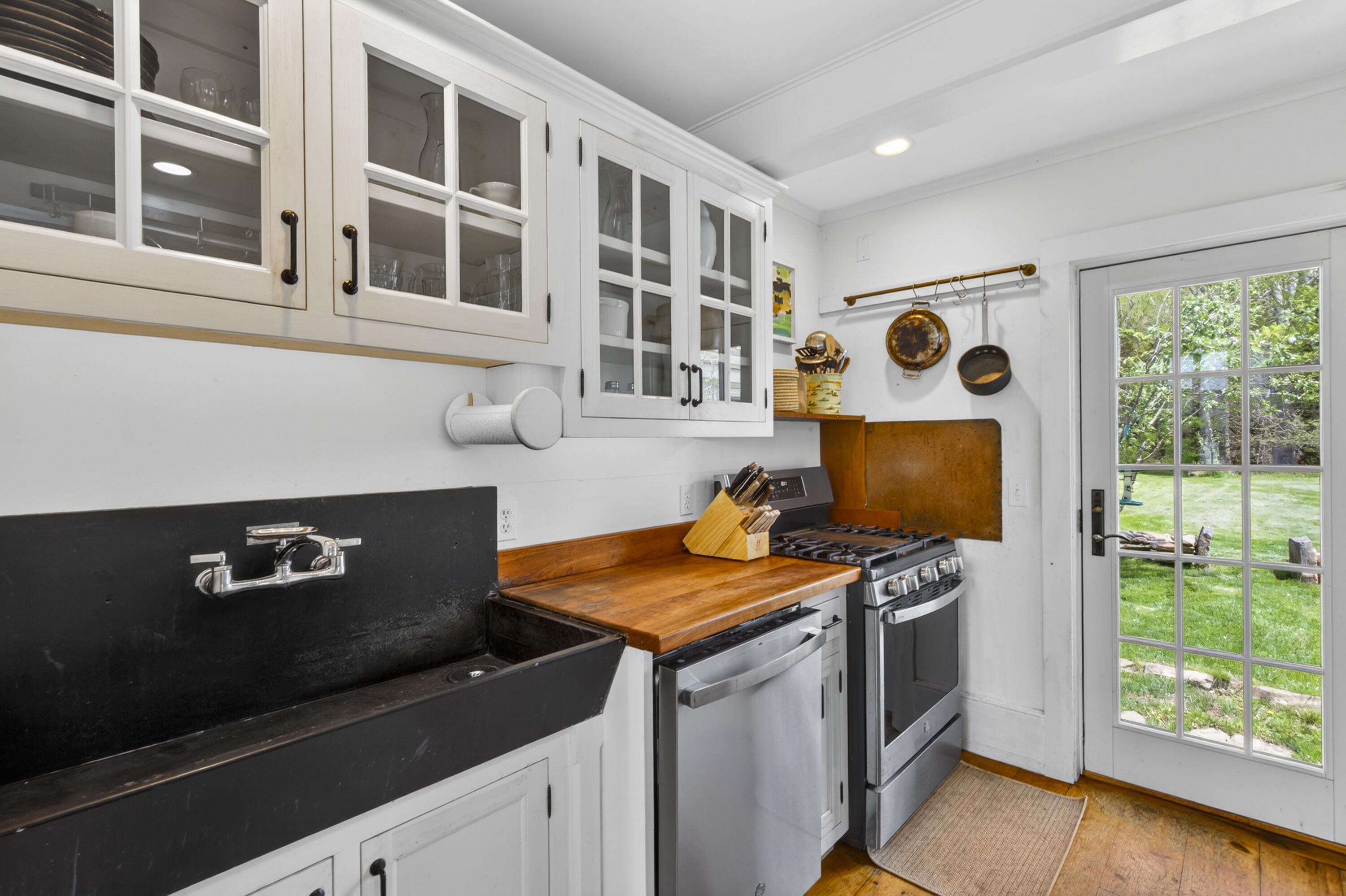 239 Mill Creek Road Islesboro, ME 04848 - Photo 5 of 47 09-239MillCreek-Islesboro-KS