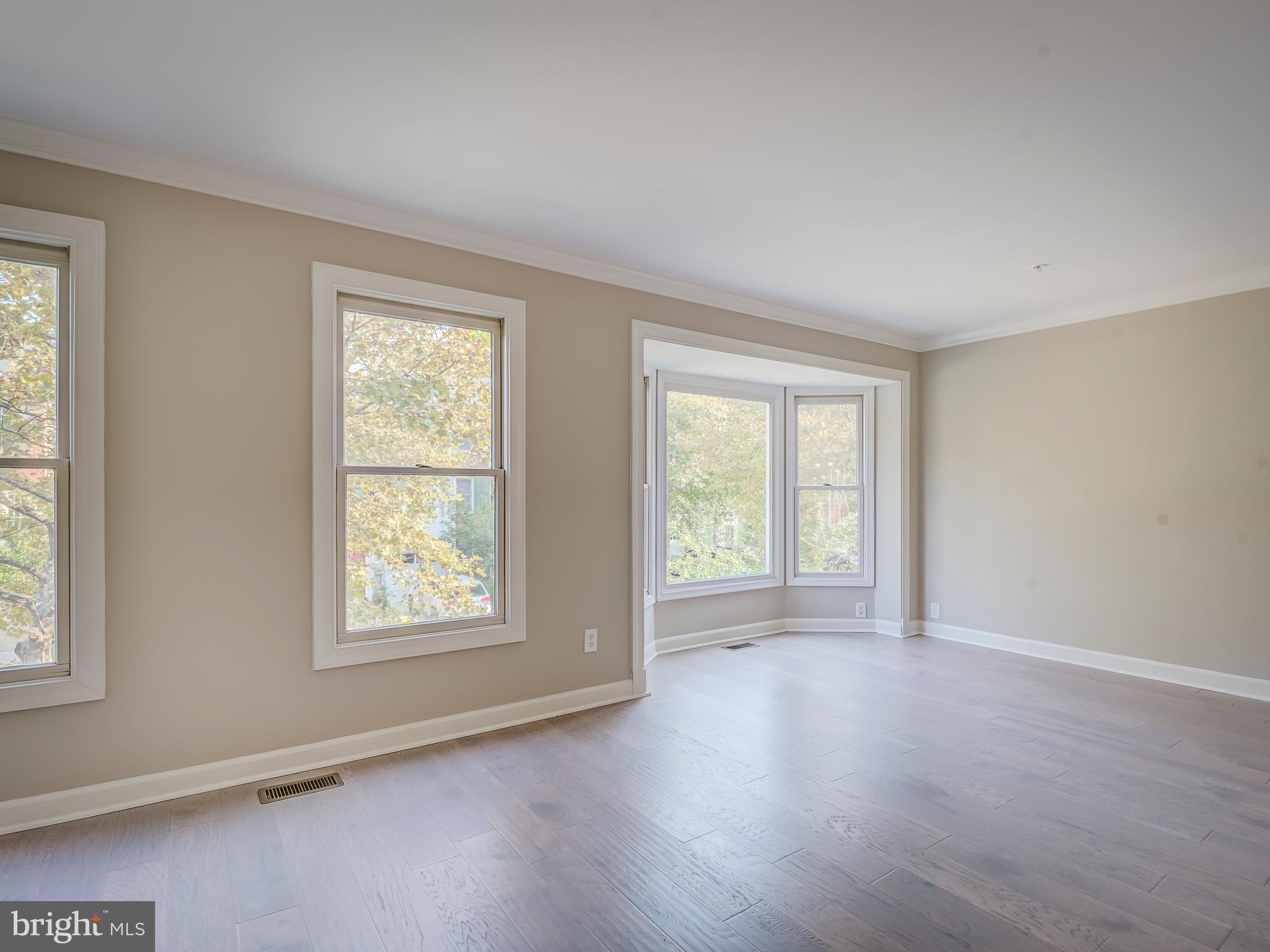 3503 Falling Run Road Laurel, MD 20724 - Photo 18 of 48 Living Room