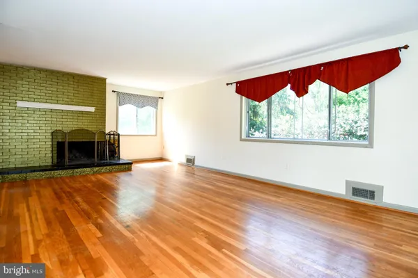 $3,650 | 4842 Randolph Drive, Annandale, VA 22003