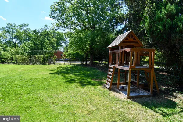 $3,650 | 4842 Randolph Drive, Annandale, VA 22003