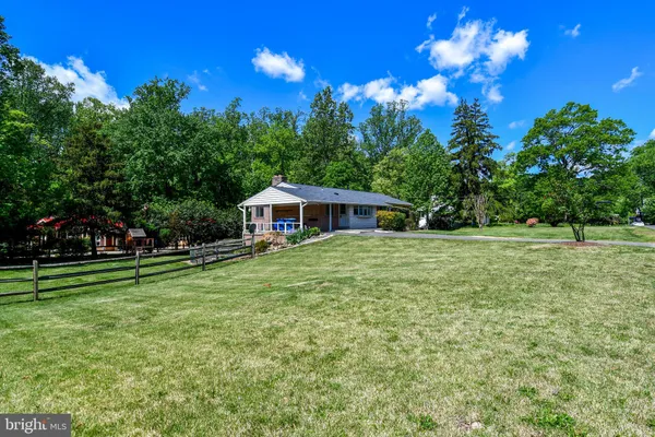$3,650 | 4842 Randolph Drive, Annandale, VA 22003