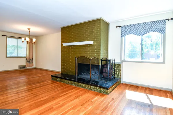 $3,650 | 4842 Randolph Drive, Annandale, VA 22003