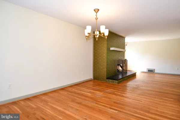 $3,650 | 4842 Randolph Drive, Annandale, VA 22003