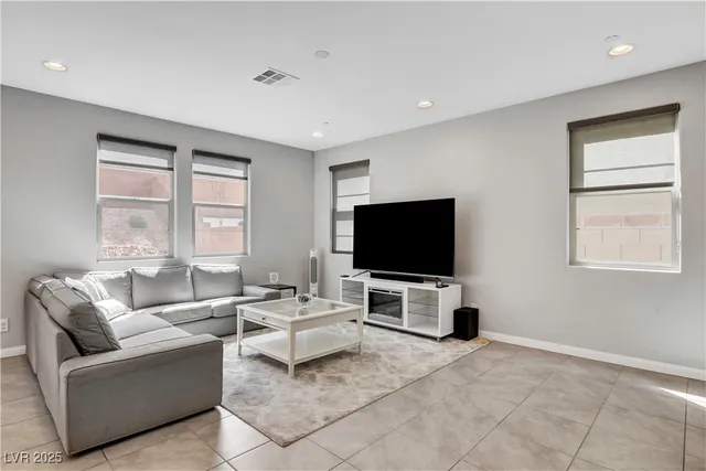 $2,950 | 15 Santo Mio Court, Henderson, NV 89011