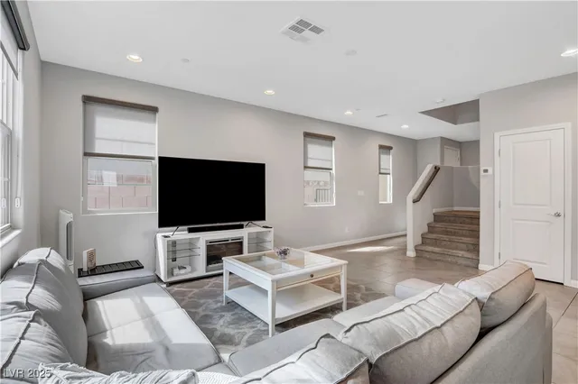 $2,950 | 15 Santo Mio Court, Henderson, NV 89011