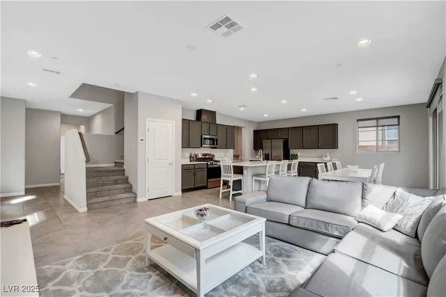 $2,950 | 15 Santo Mio Court, Henderson, NV 89011