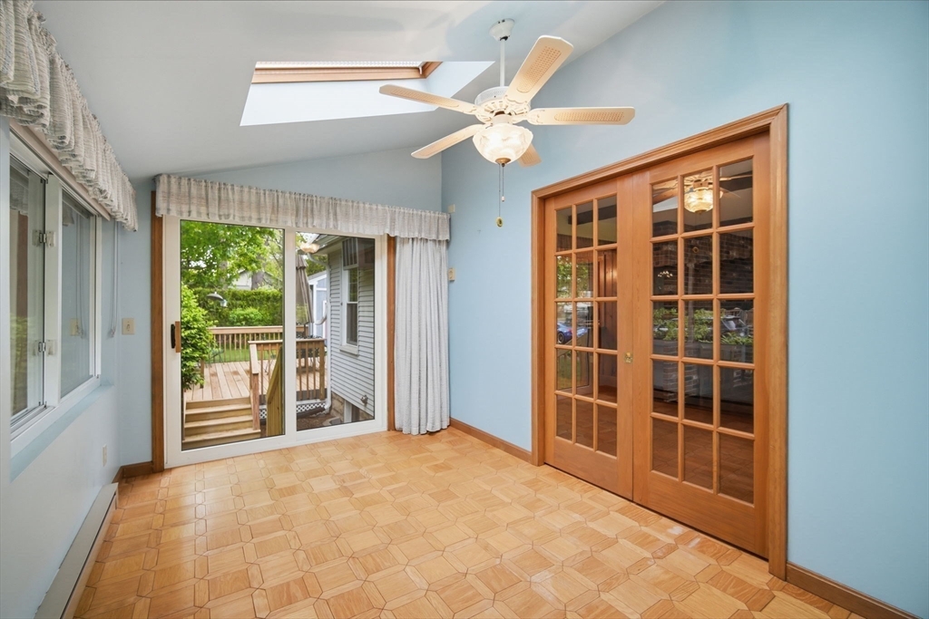 20 Athol Street Springfield, MA 01107 - Photo 8 of 40