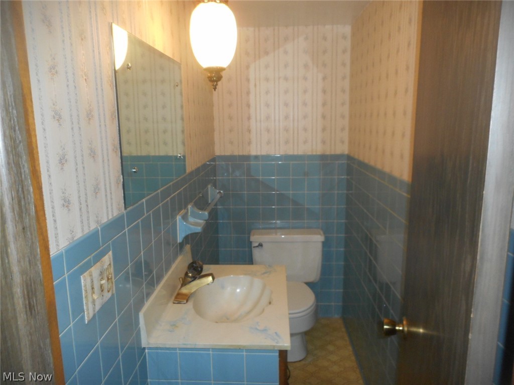 671 Robinson Road Campbell, OH 44405 - Photo 16 of 20 Gallery Image 16