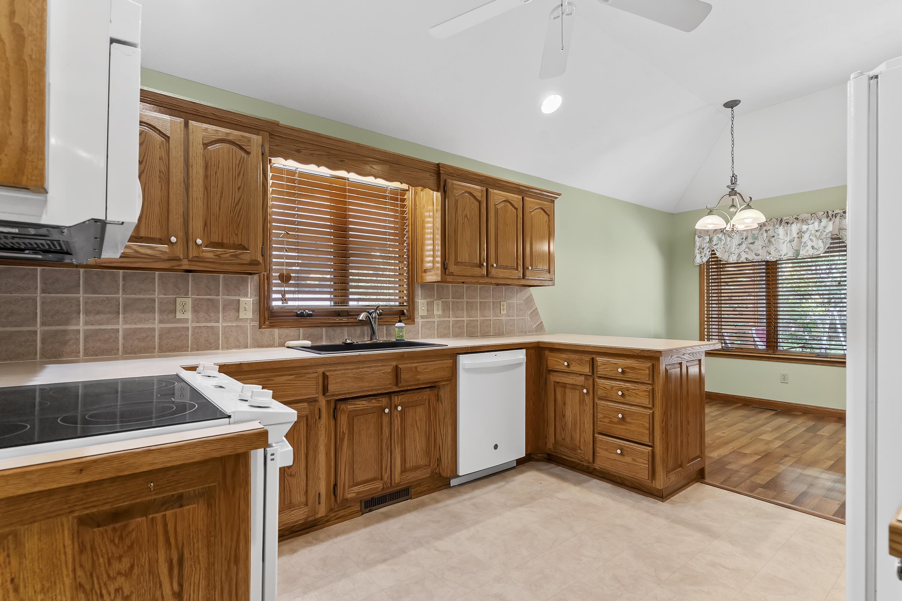 3111 West Sunset Street Springfield, MO 65807 - Photo 16 of 34 3111 W Sunset-16
