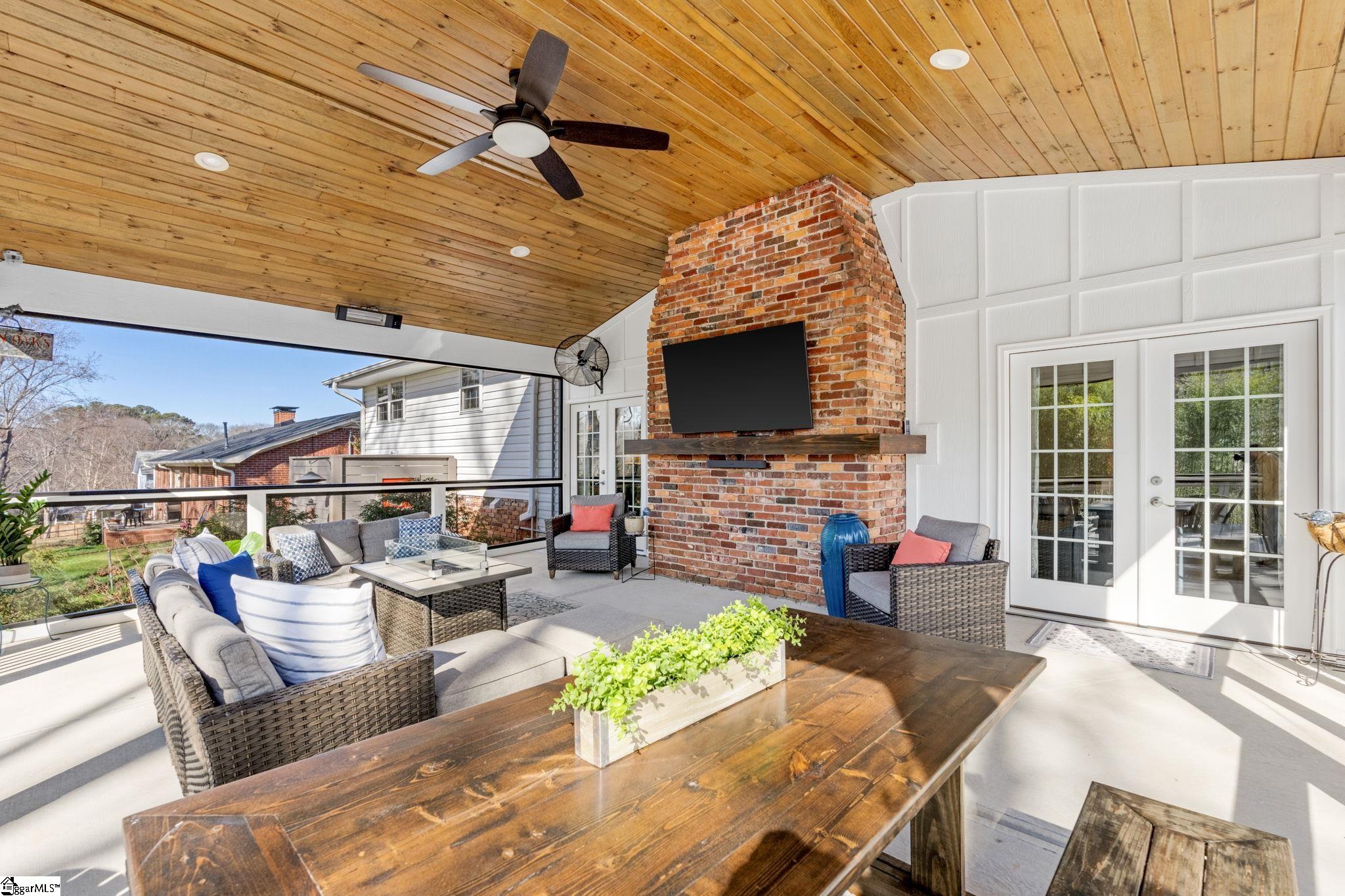 9 New Castle Way Greenville, SC 29615 - Photo 2 of 35