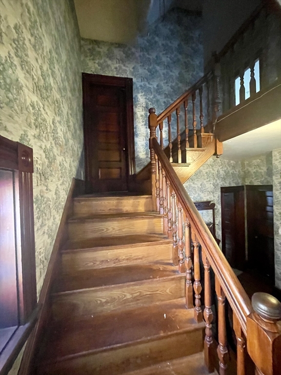 20 Rill Street Boston, MA 02125 - Photo 8 of 20 a view of entryway