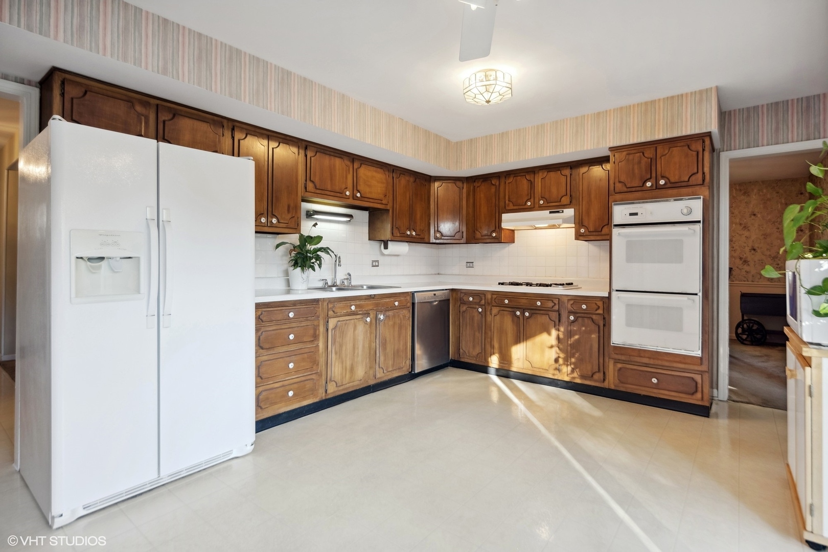 2-s027 Sheffield Road Glen Ellyn, IL 60137 - Photo 17 of 22 Gallery Image 17