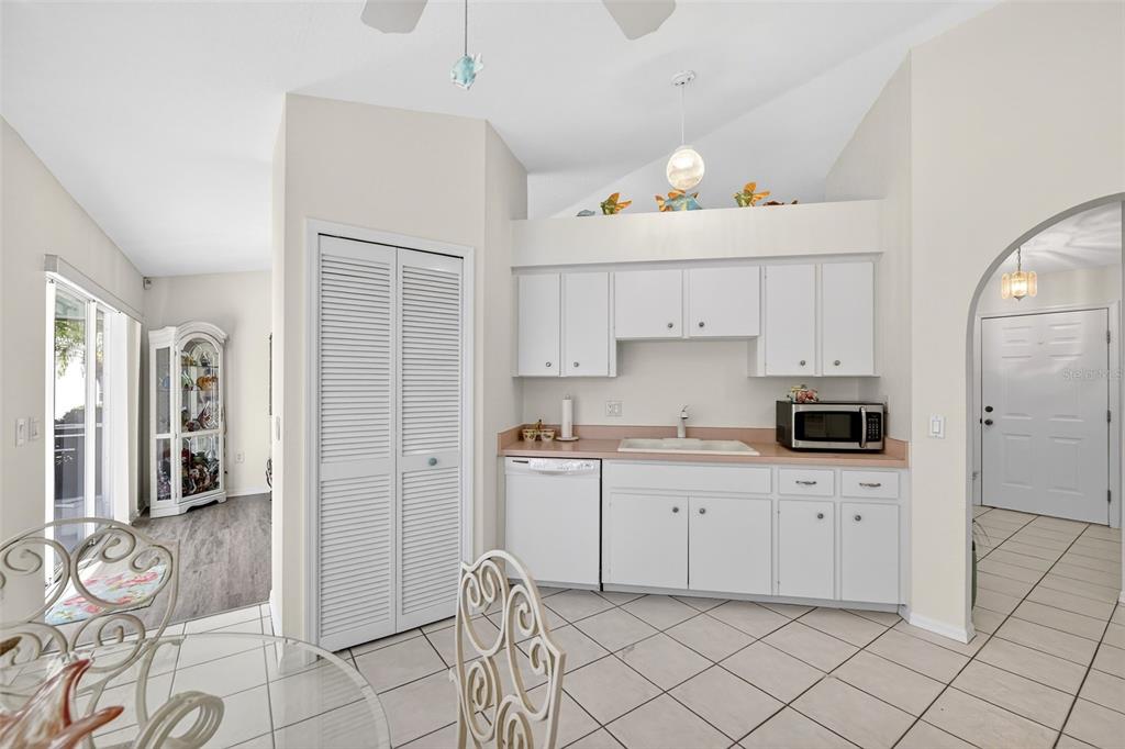 89 Castile Court Punta Gorda, FL 33983 - Photo 12 of 23