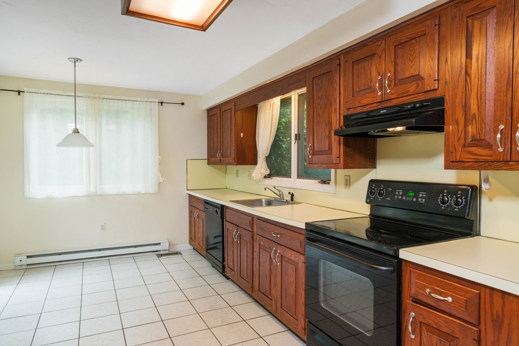 8 Brooks Road Wayland, MA 01778 - Photo 7 of 26 Gallery Image 7