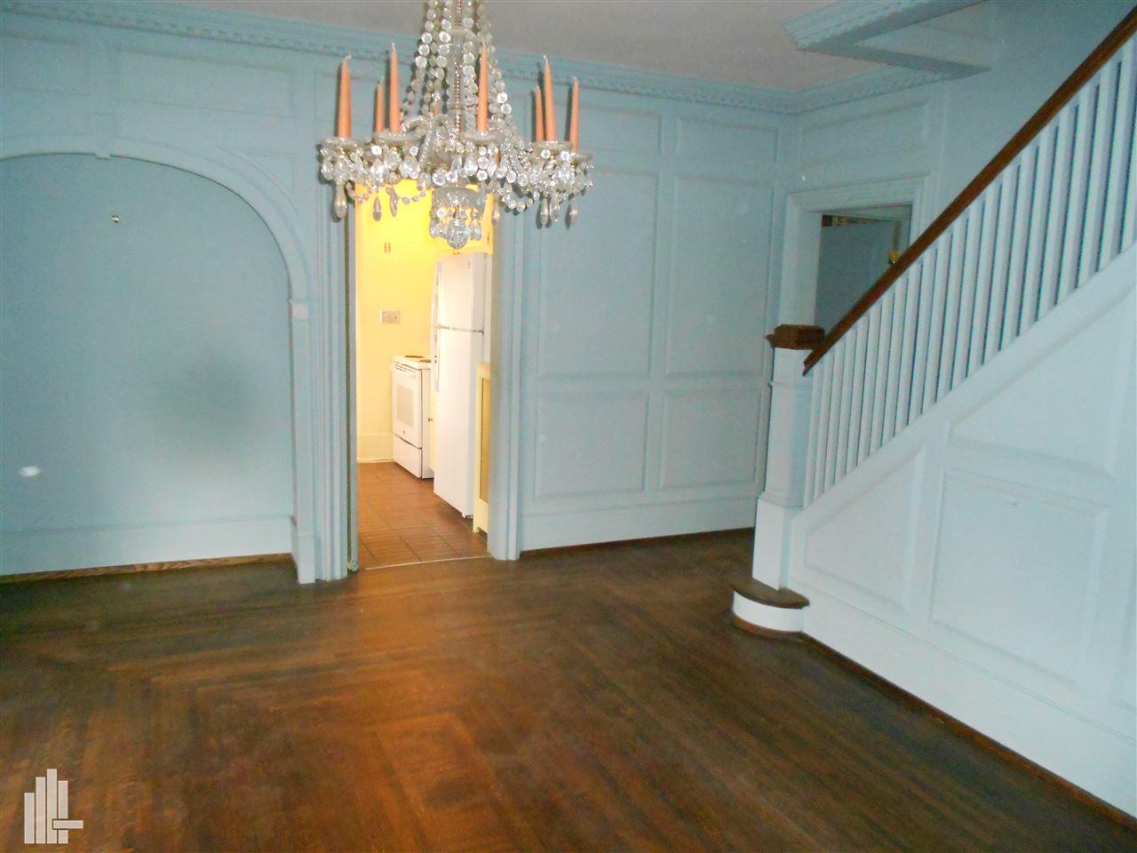 903 North Main Street Rochester, MI 48307 - Photo 10 of 32 Dining Room