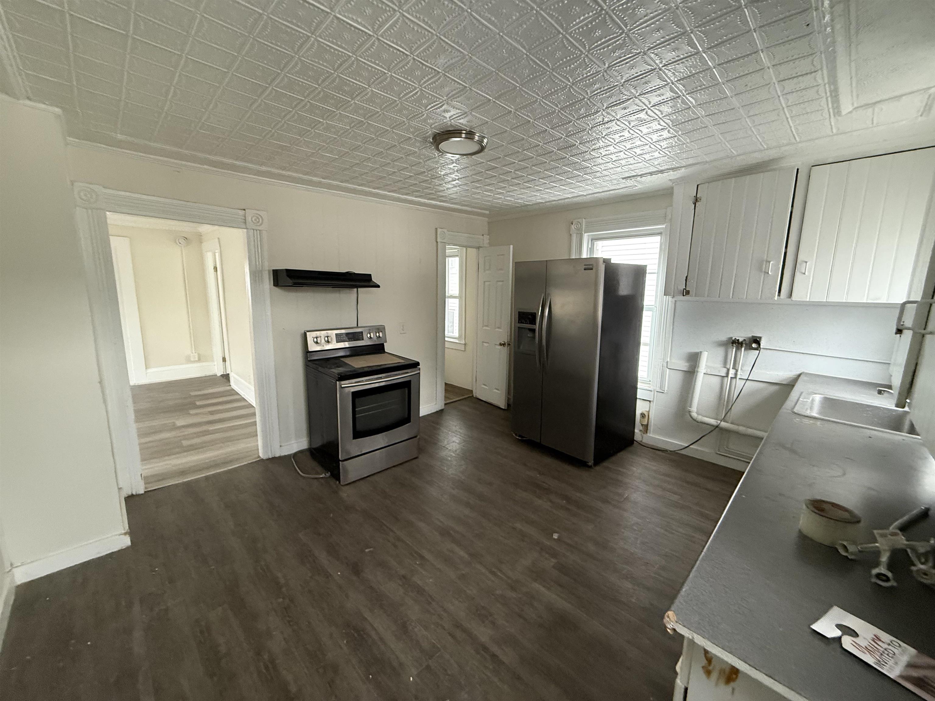 521 Wilson Street Manchester, NH 03103 - Photo 16 of 19