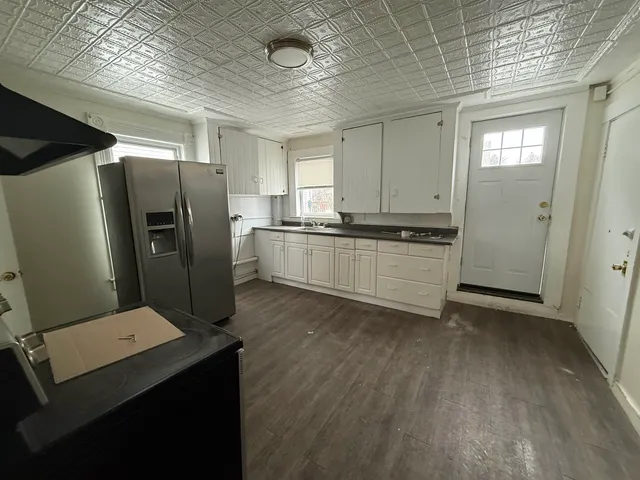 $2,200 | 521 Wilson Street, Manchester, NH 03103