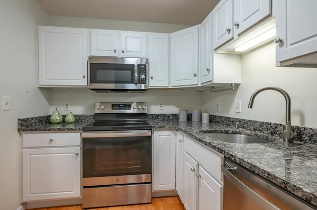 $216,000 | 15 Lovell Street, Unit 3, Nashua, NH 03060